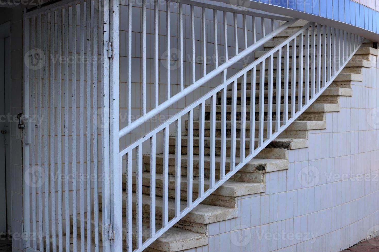 escalera en el parque de la ciudad. foto