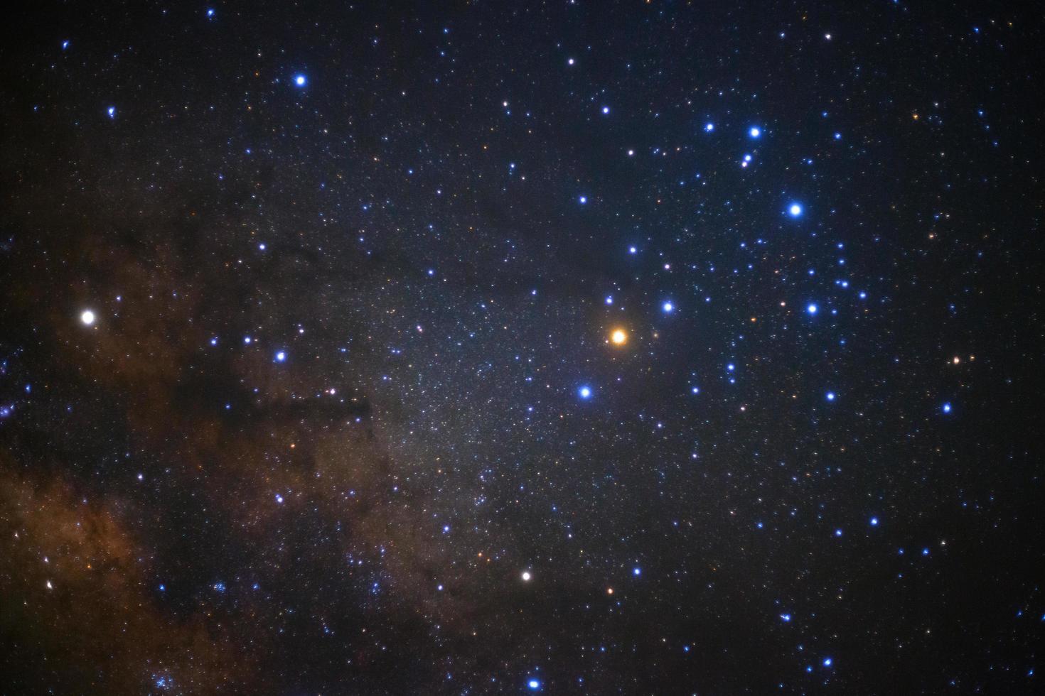 una vista de gran angular de la región de antares de la vía láctea, centro galáctico de la galaxia de la vía láctea foto