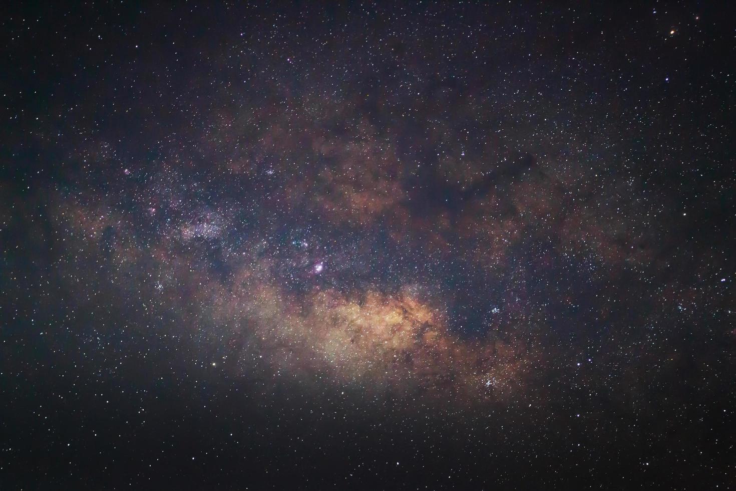 el centro de la galaxia de la vía láctea, fotografía de larga exposición foto