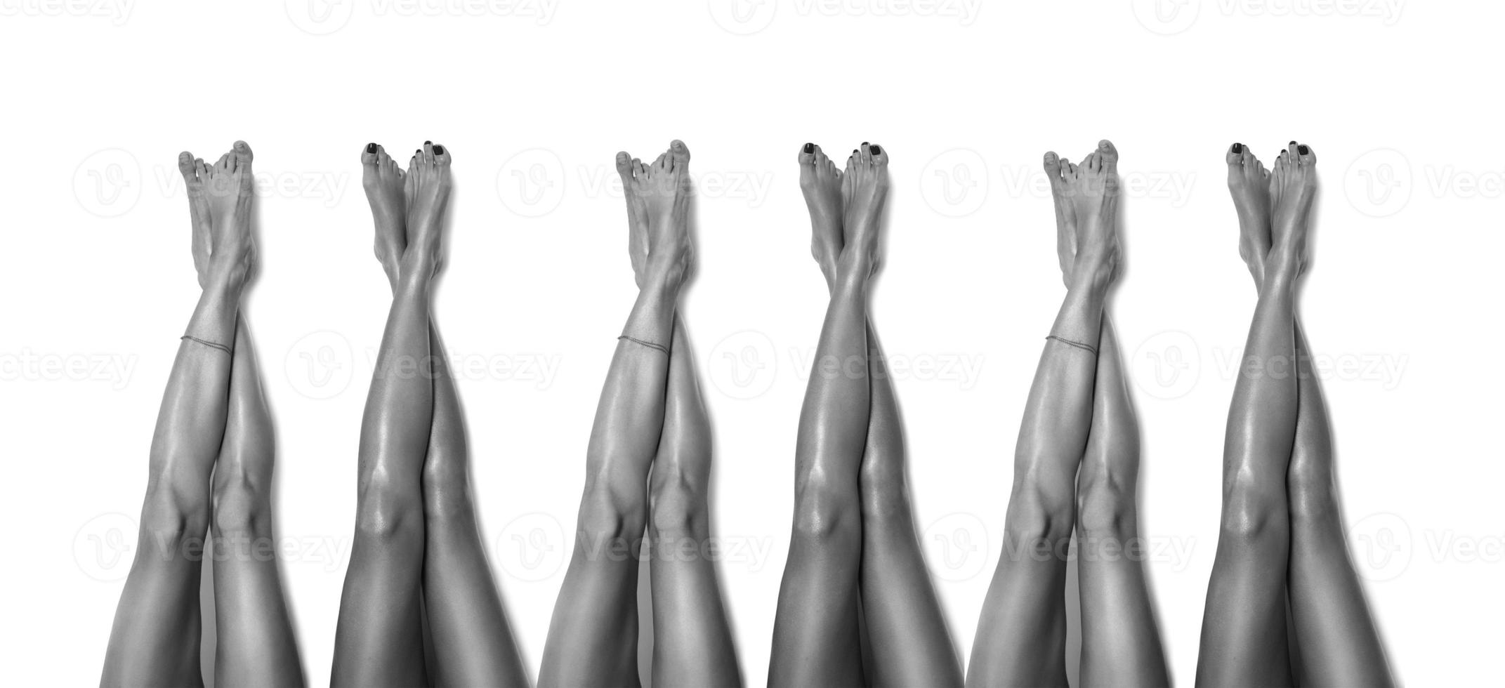 grupo de hermosas y suaves piernas de mujer después de la depilación láser. tratamiento, concepto de tecnología foto