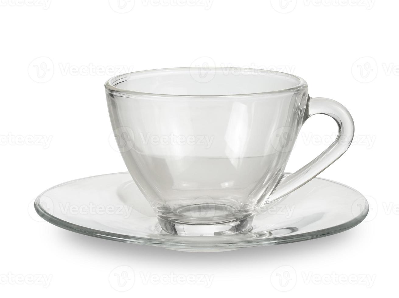 taza de té o café transparente vacía aislada en fondo blanco, incluye ruta de recorte foto