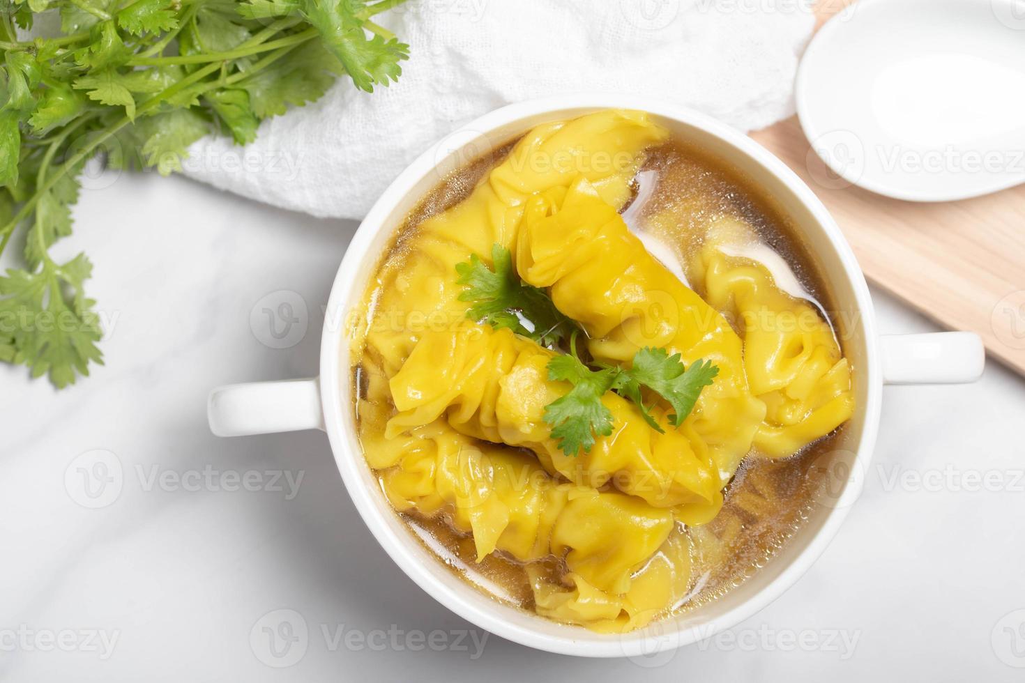 Wonton Soup Clear soup in a white cup. 11095415 Stock Photo at Vecteezy