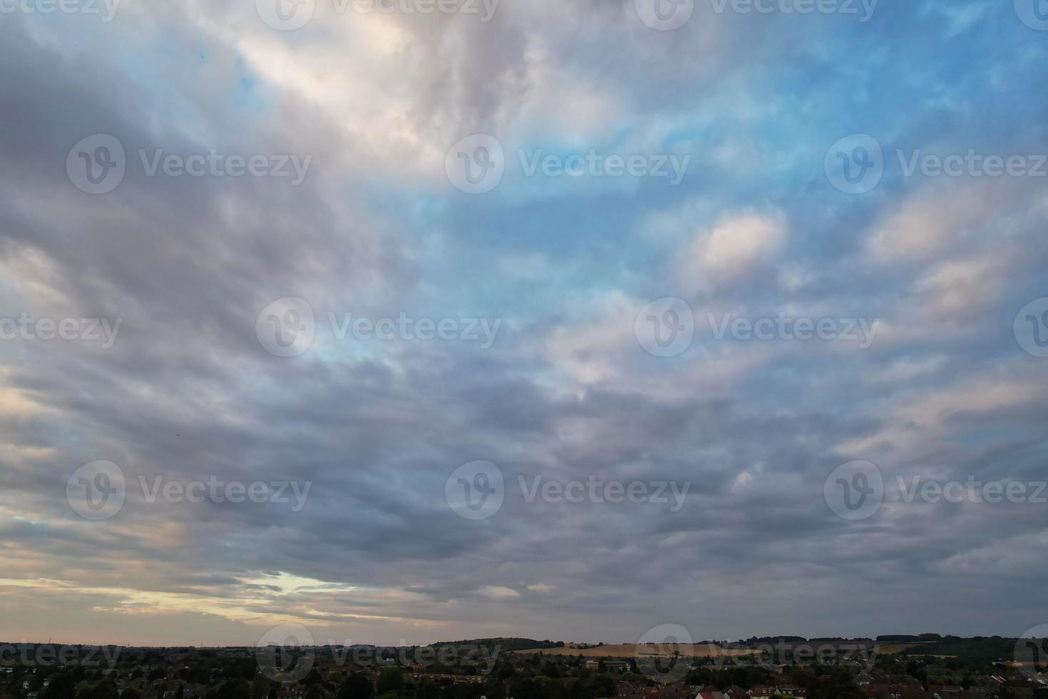 la vista aérea más hermosa de nubes dramáticas foto