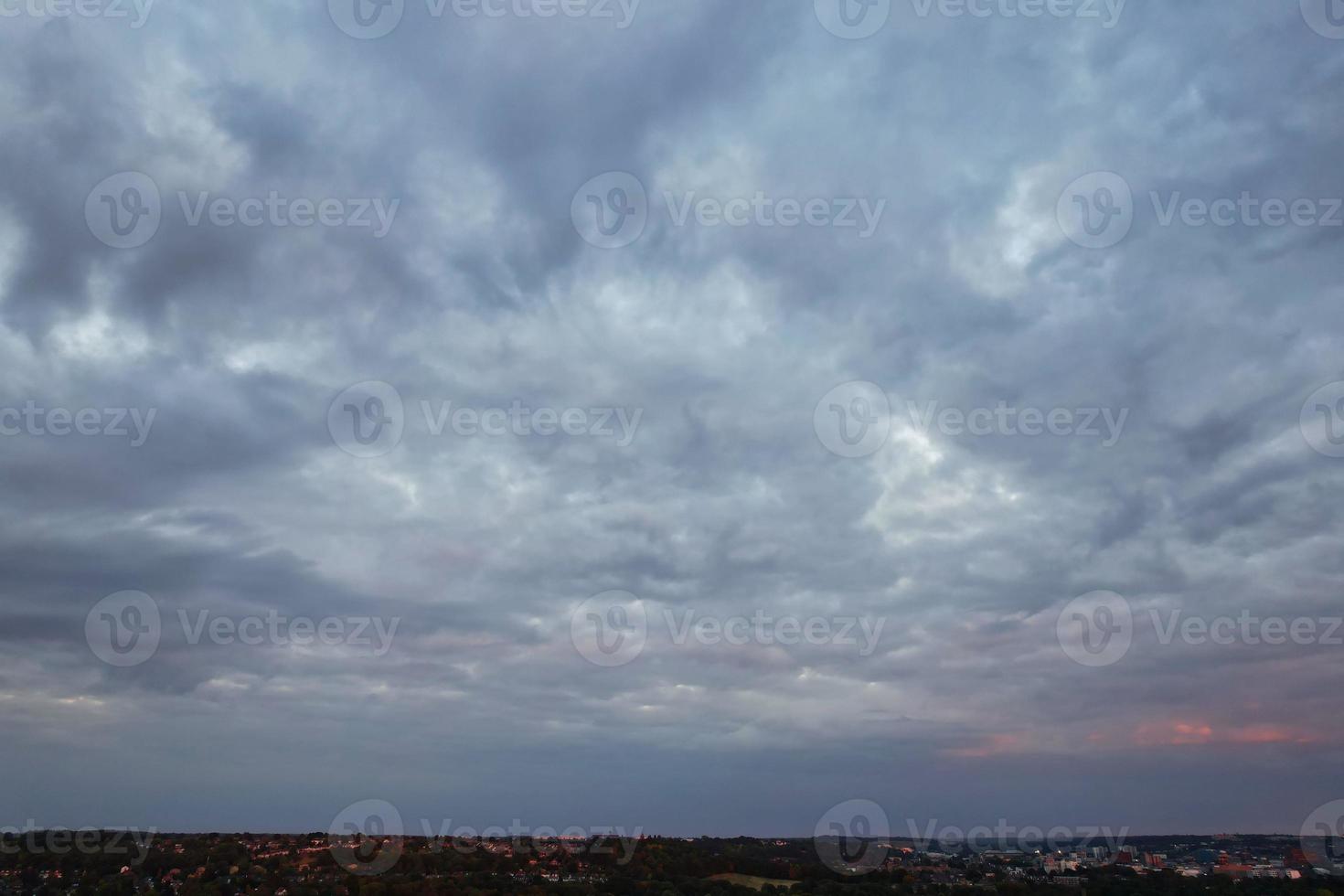 la vista aérea más hermosa de nubes dramáticas foto