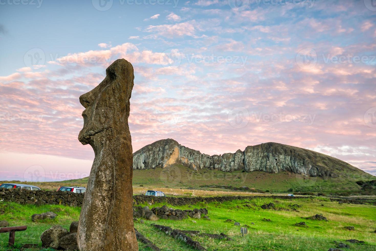 moais en ahu tongariki en isla de pascua foto