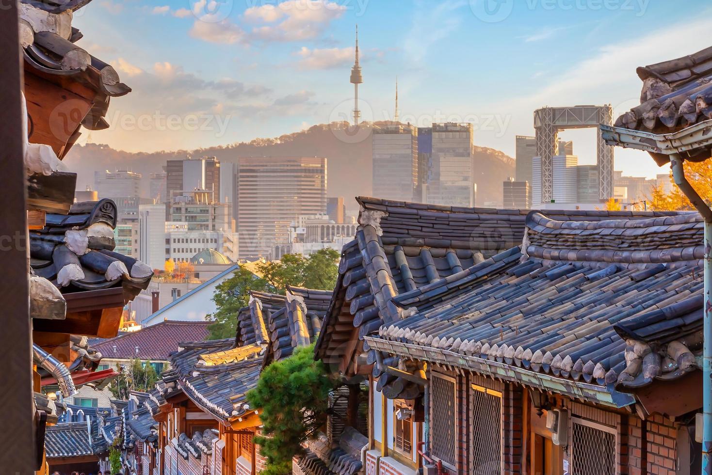 pueblo de bukchon hanok en seúl, corea del sur foto