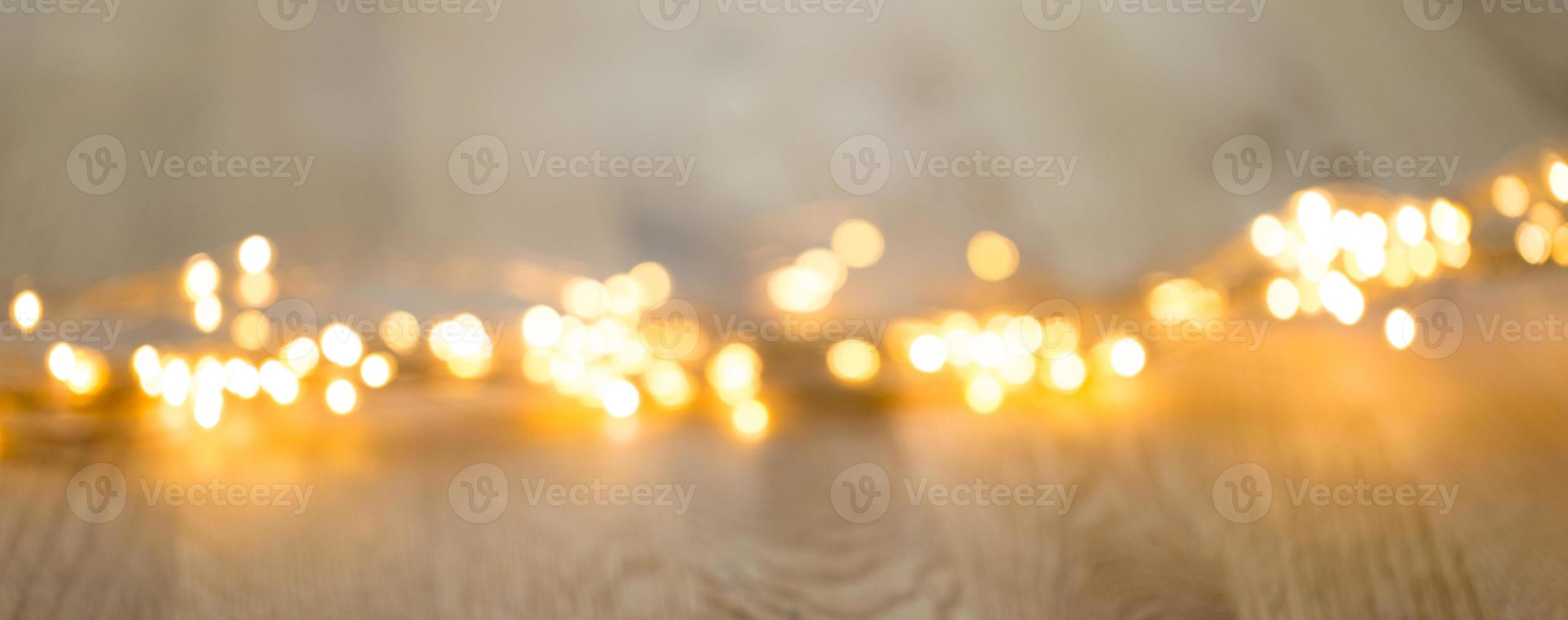 tarjeta de felicitación de navidad. decoración festiva sobre fondo bokeh. concepto de año nuevo. copie el espacio endecha plana vista superior. foto