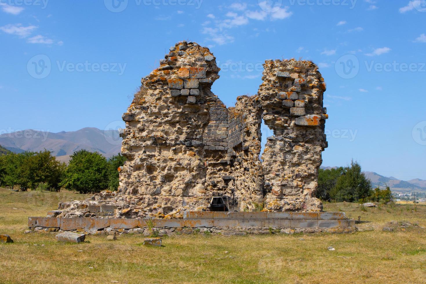 monasterio de tormakavank o iglesia de tormak en armenia, región de lori foto