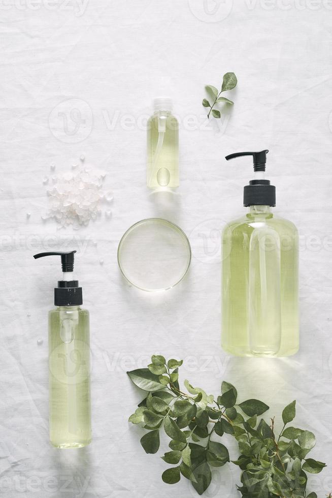 Cuidado de la piel de naturaleza cosmética y aromaterapia de aceites esenciales. Producto de belleza de ciencias naturales orgánicas. Medicina alternativa a base de hierbas. Bosquejo. foto