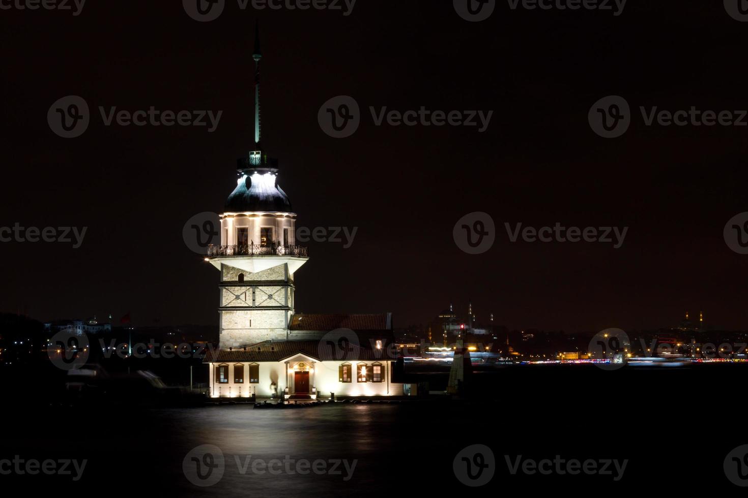 Maiden's Tower in Istanbul photo