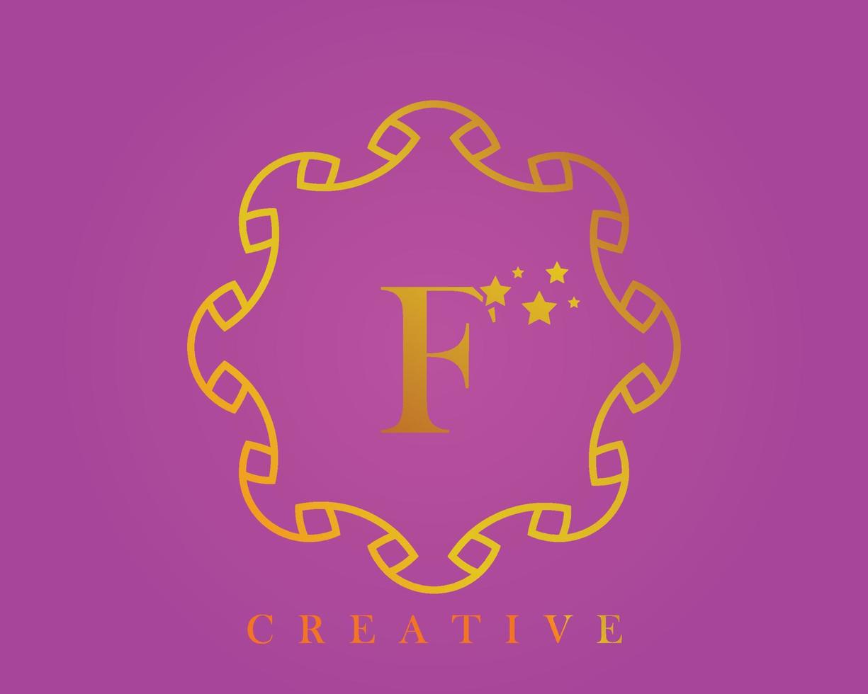 logotipo de diseño creativo, alfabeto f, letra de 5 estrellas, etiqueta, icono, para embalaje, diseño de productos de lujo. hecho con oro sobre un fondo texturizado de color violeta claro. vector