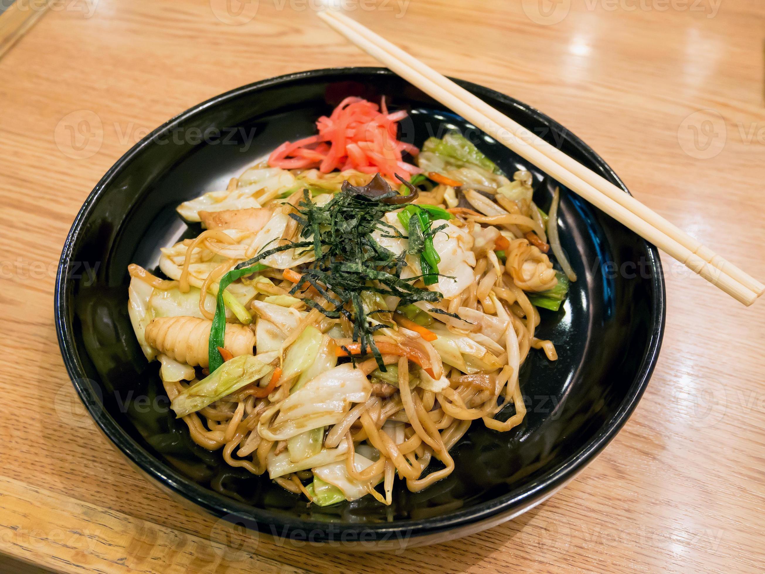 Yakisoba, japanese fried noodle 11180934 Stock Photo at Vecteezy