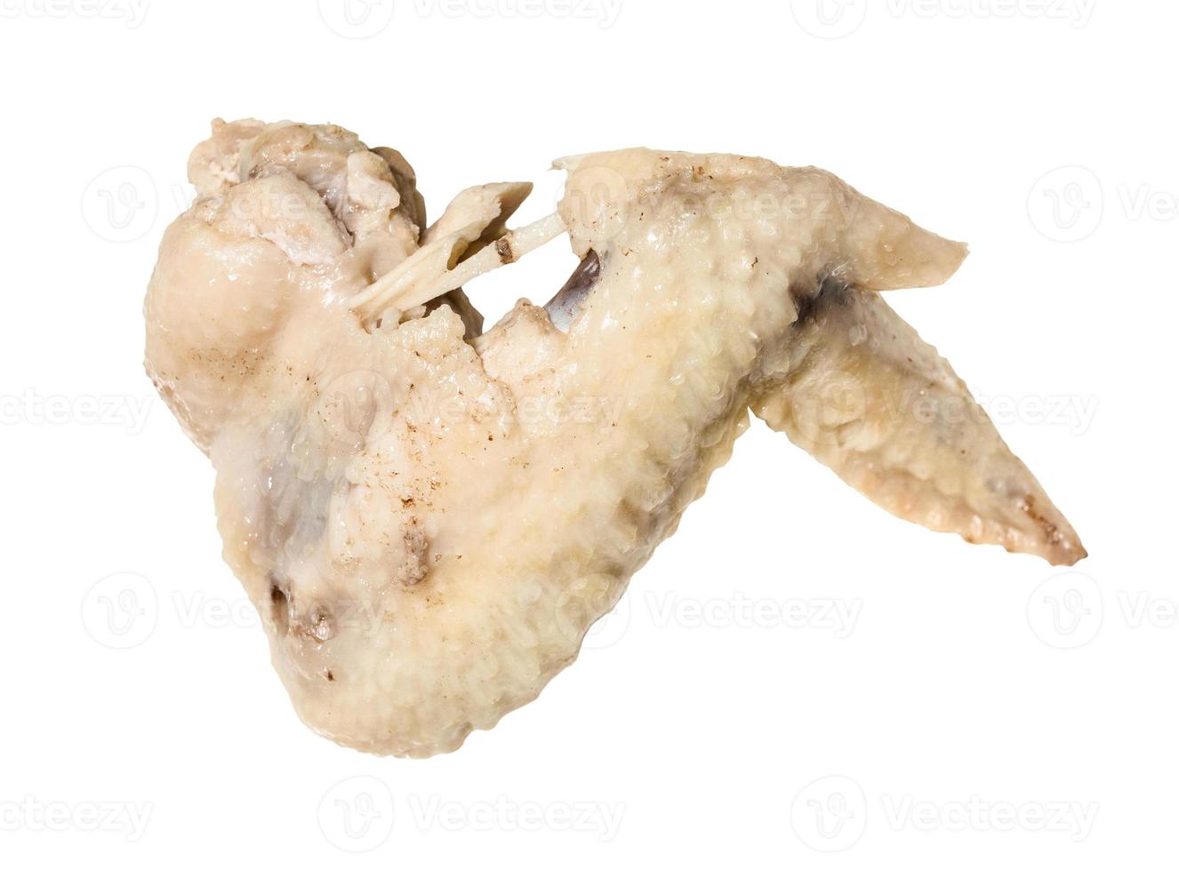 ala de pollo cocida aislada en blanco foto