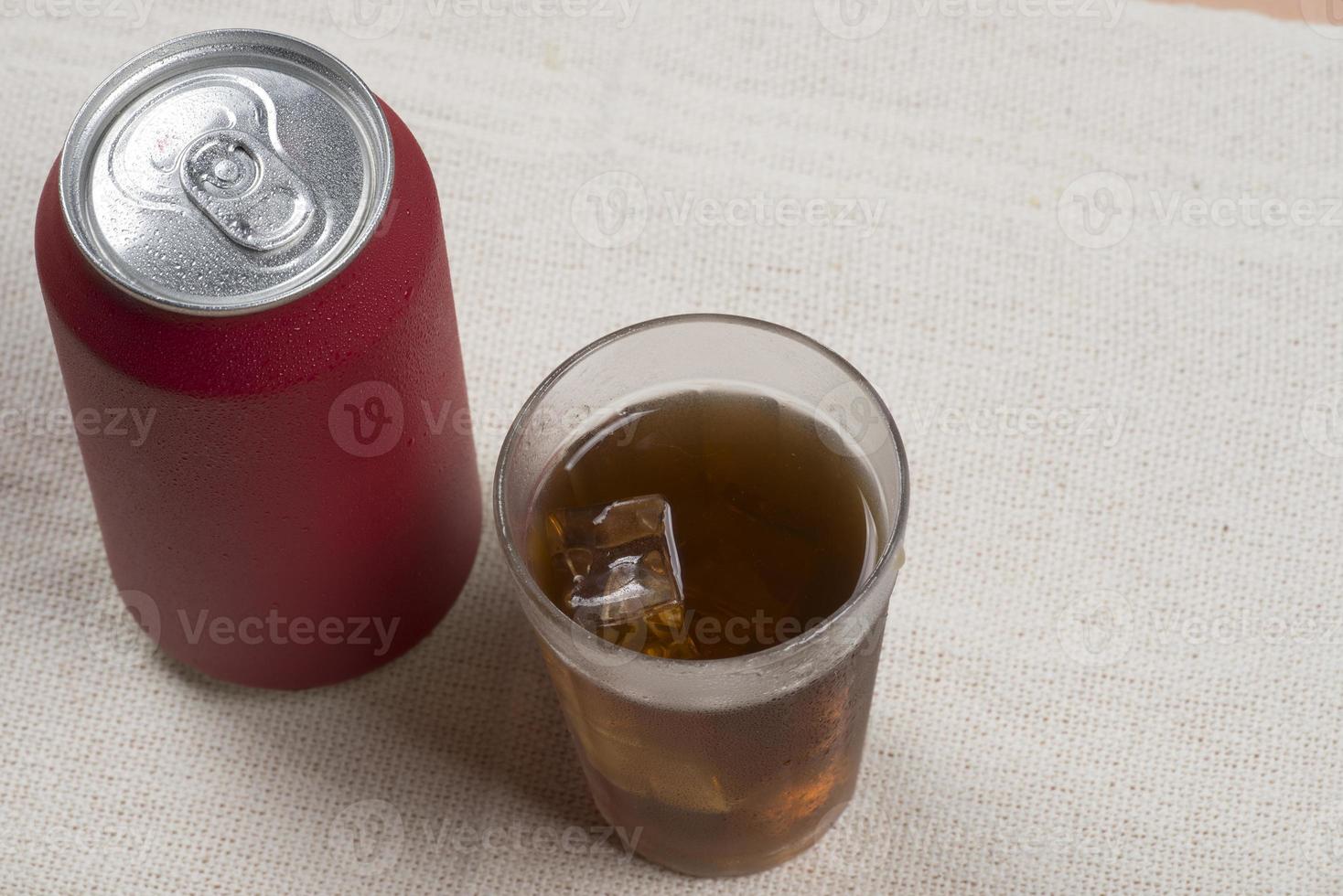 red soda can photo