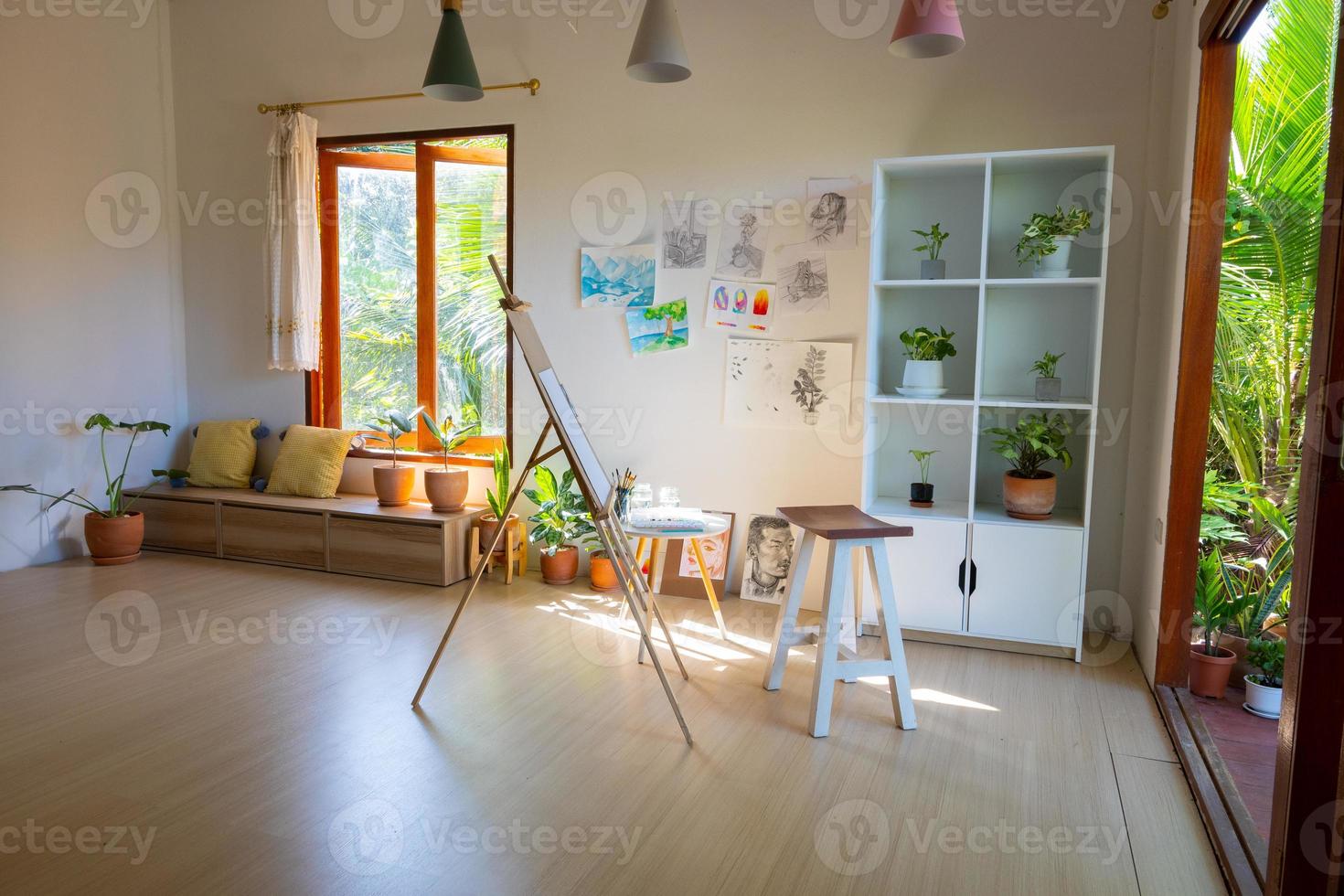 estudio de arte en casa, aula. foto