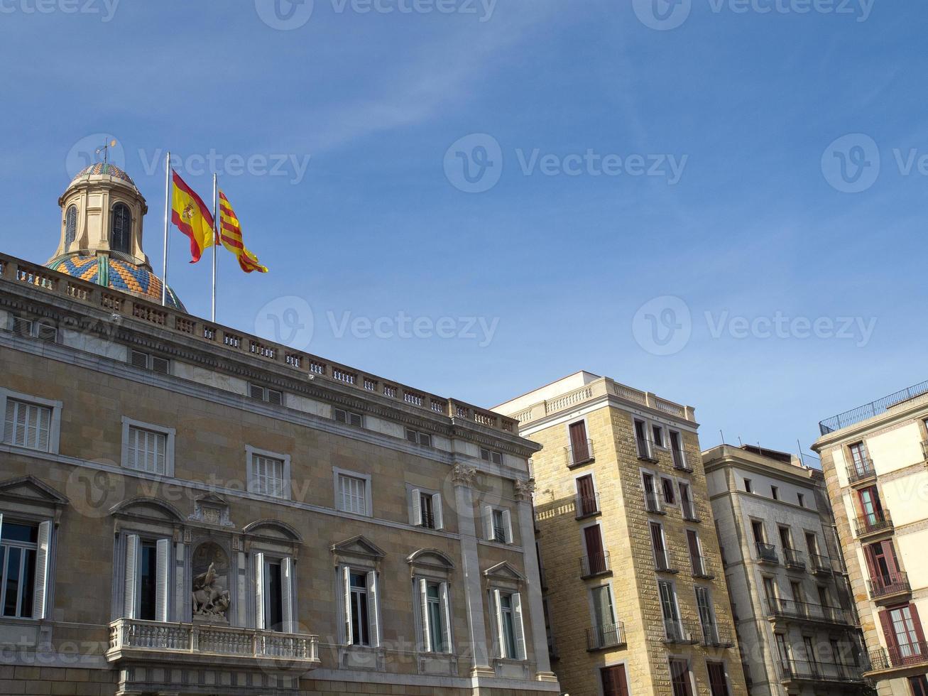 ciudad de barcelona en el mar mediterráneo foto