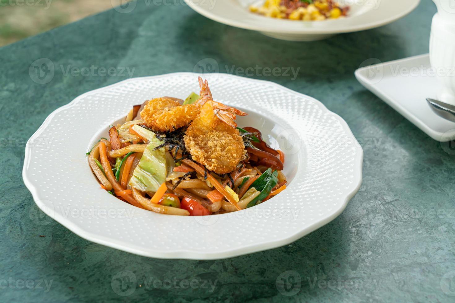 Stir-Fried Udon Noodles in Japanese style - Yaki Udon 11219382 Stock