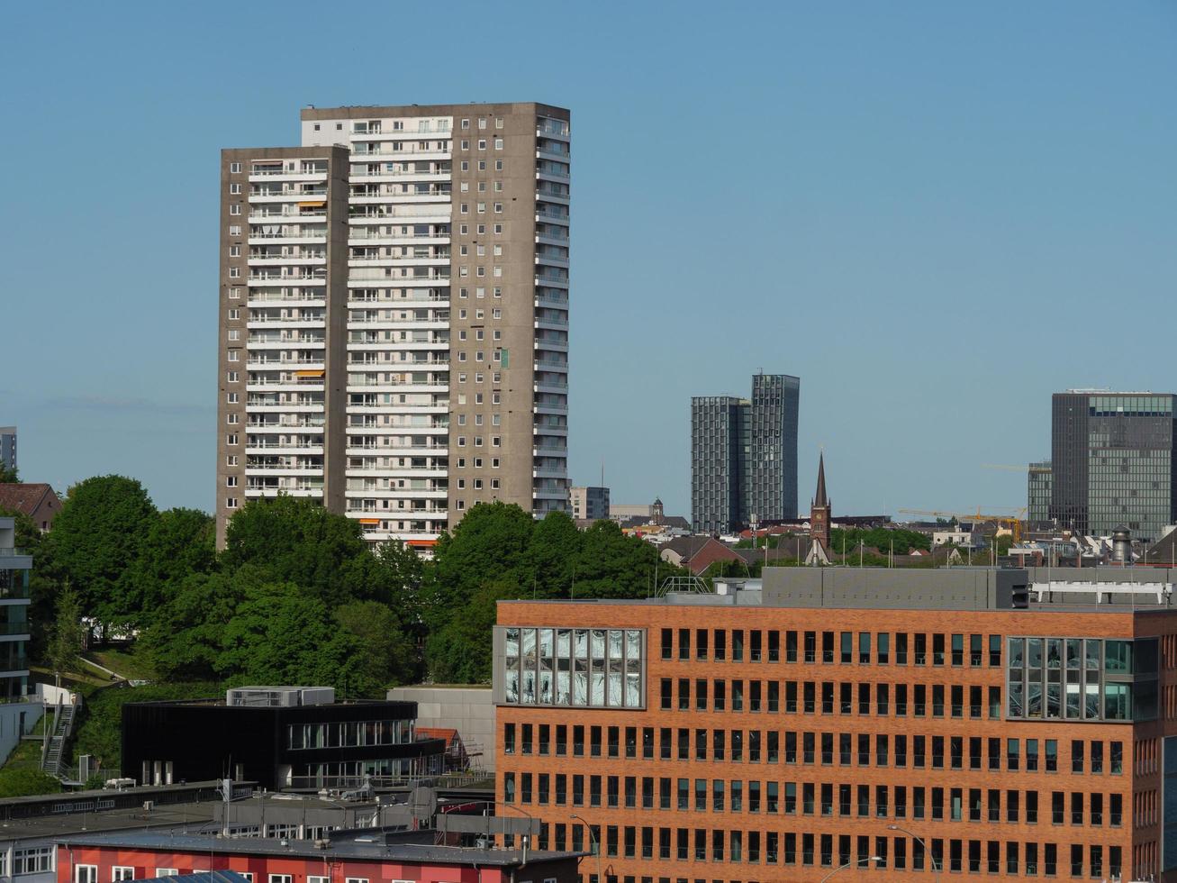 hamburgo, alemania, 2022-el puerto de hamburgo y el río elba foto