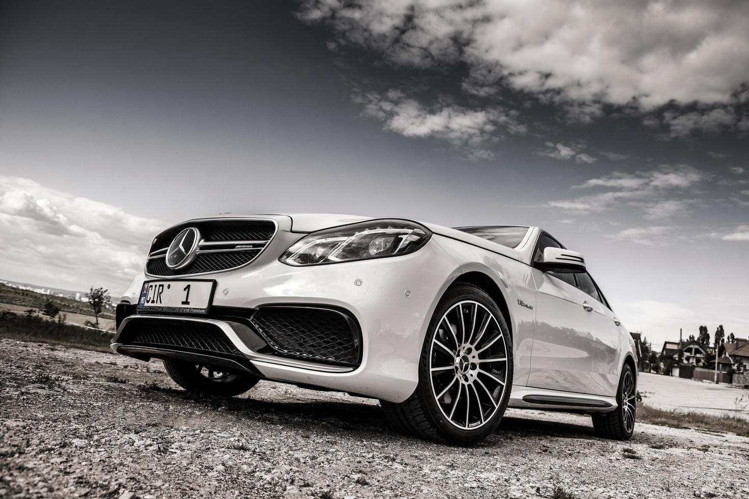 chisinau, moldavia, 02 de junio de 2020. festival del club mercedes-benz en moldavia. mercedes-benz e class w 212. amg e 63. foto editorial.