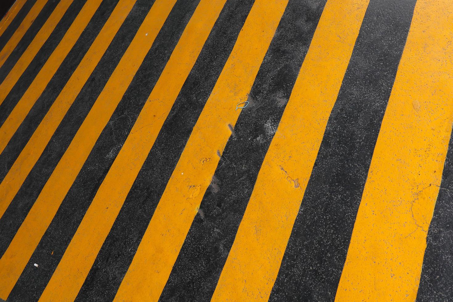 fondo de cruce de peatones amarillo foto