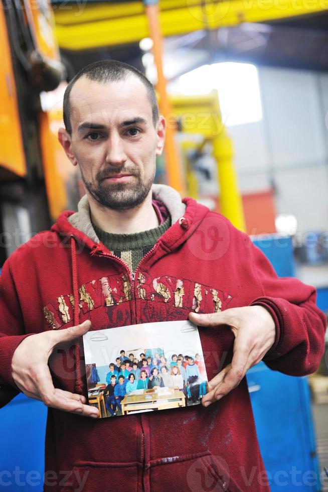 trabajadores de la industria personas en fábrica foto