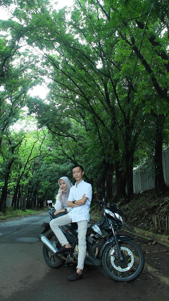 young indonesian couple photo