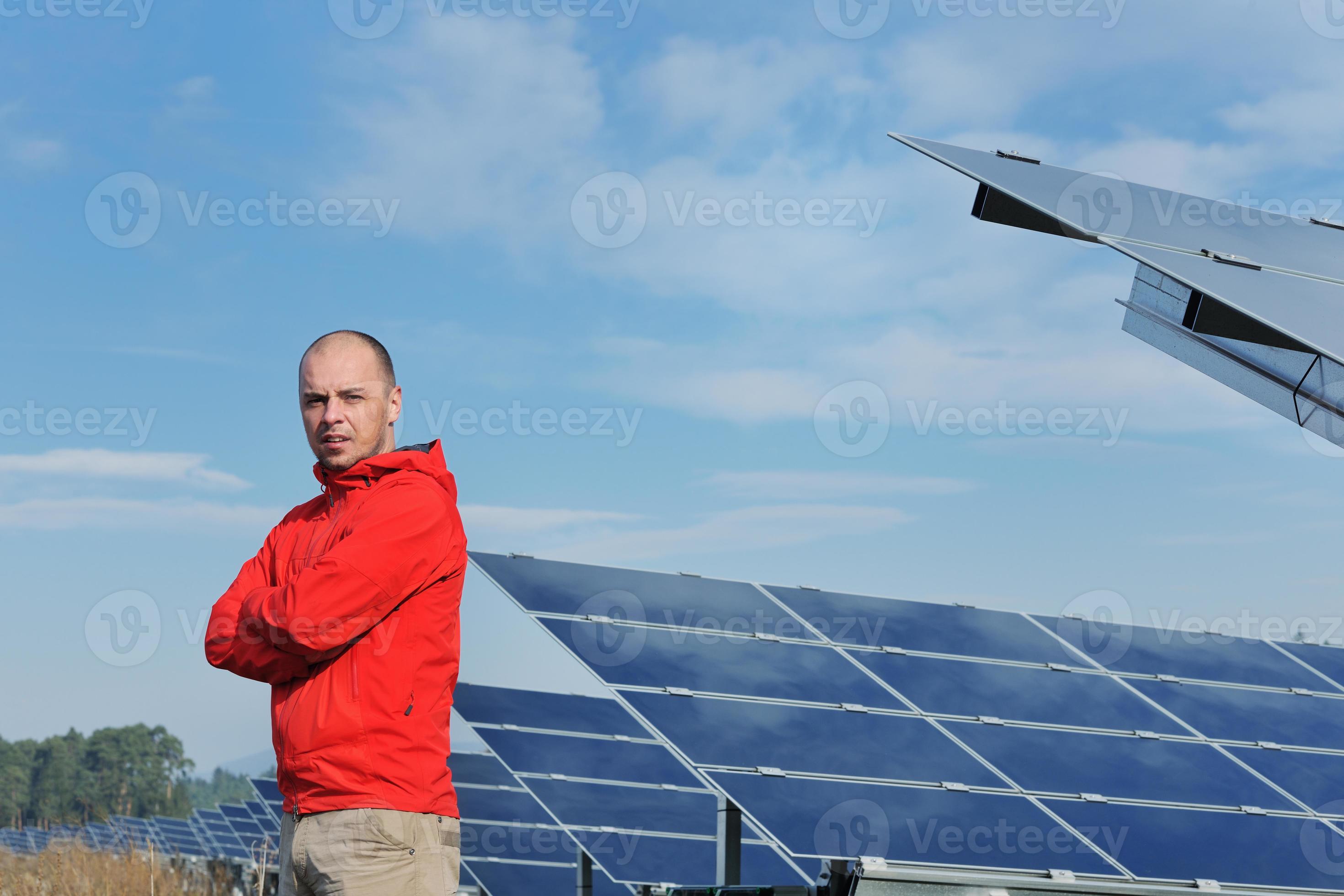 Male solar panel engineer at work place 11278684 Stock Photo at Vecteezy