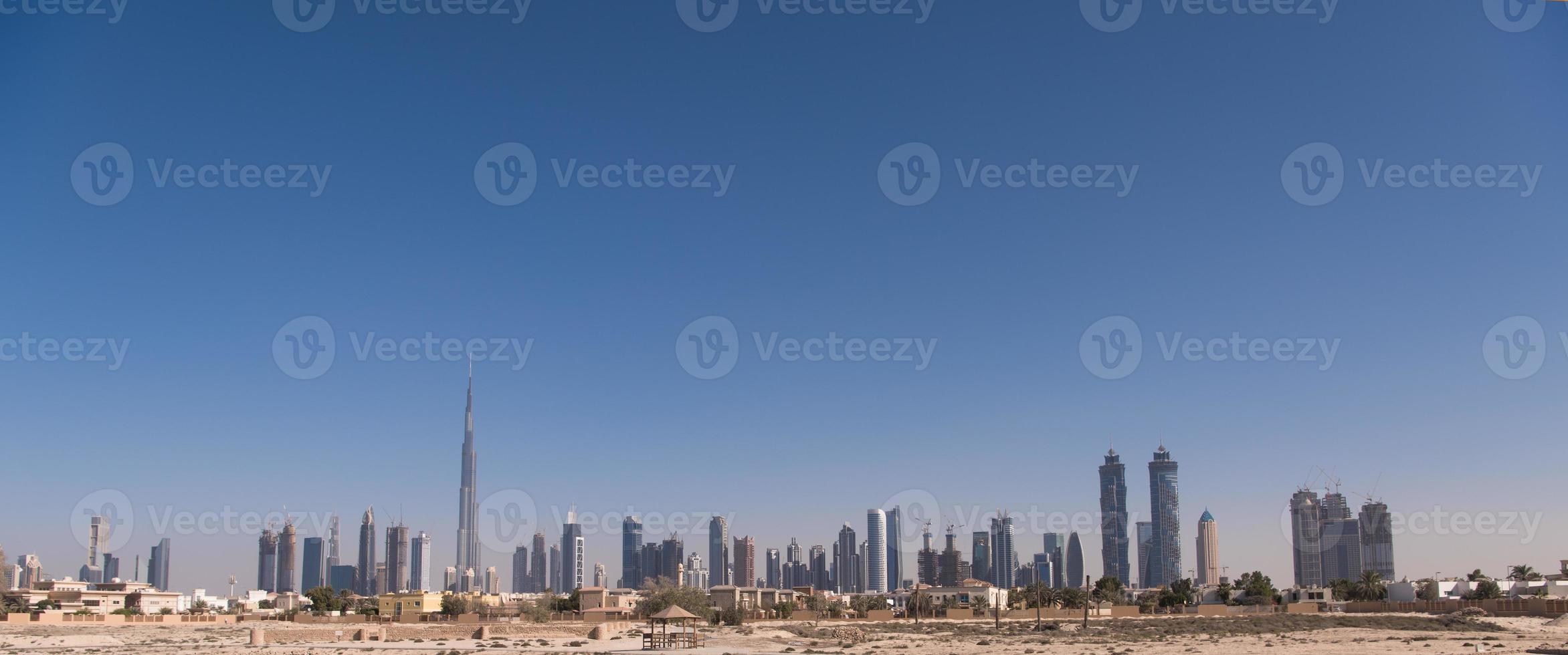 panorama de la ciudad de dubai foto