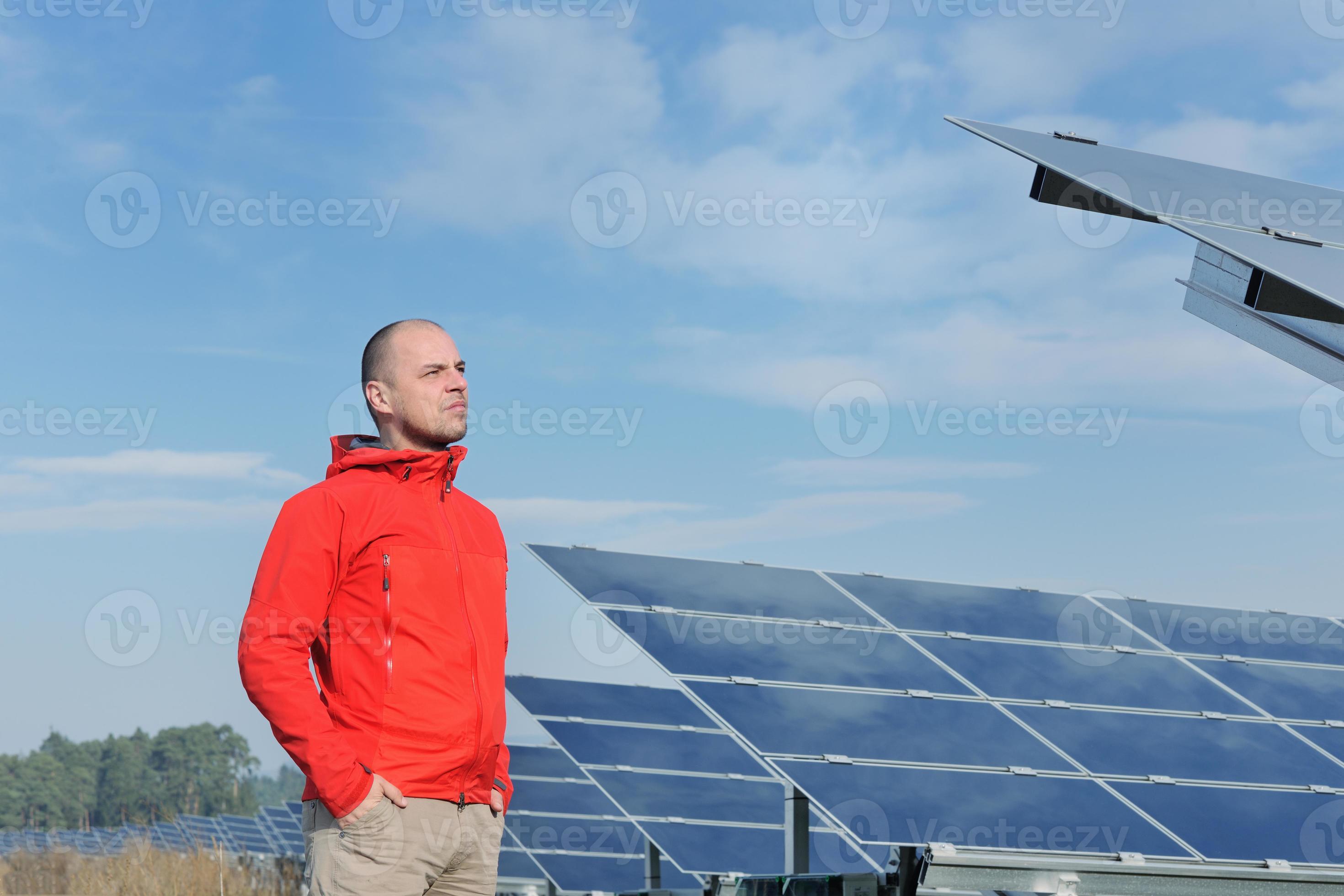 Male solar panel engineer at work place 11297993 Stock Photo at Vecteezy