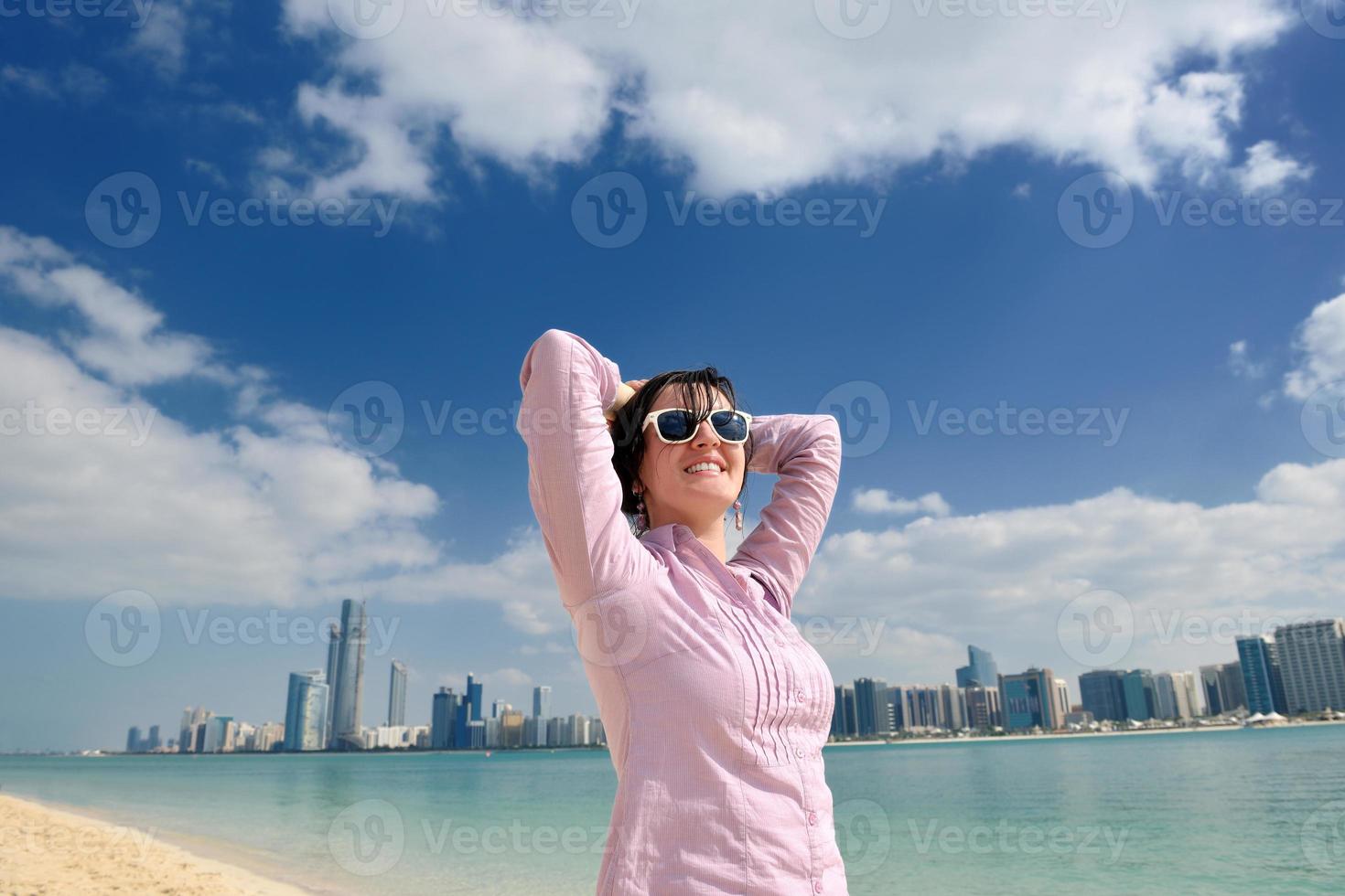 mujer turista feliz foto