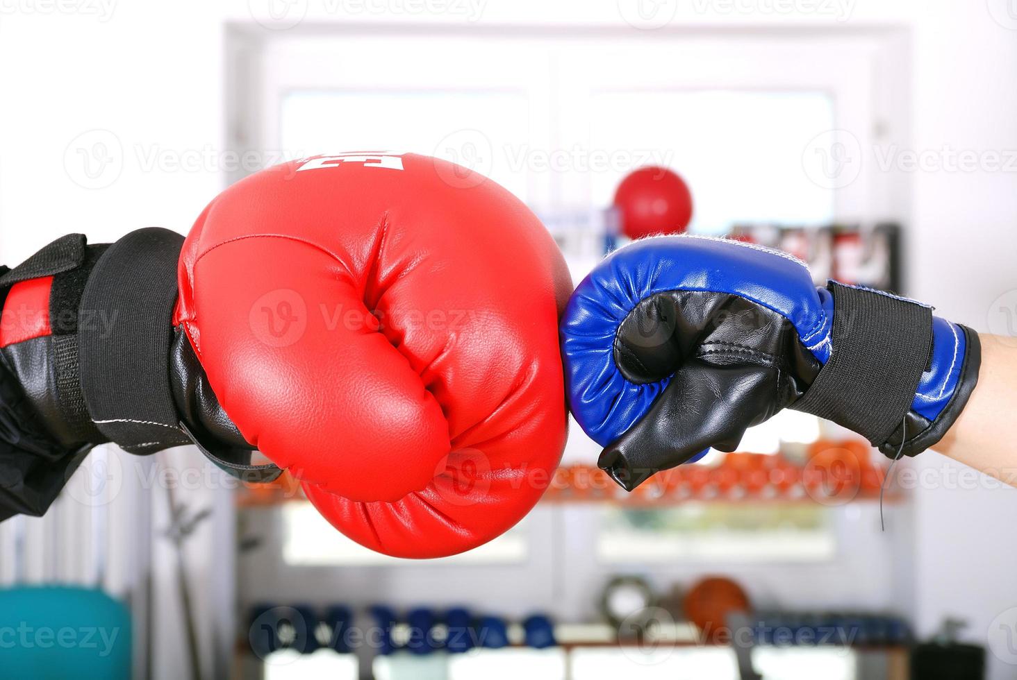 .concepto de competición con guantes de boxeo foto