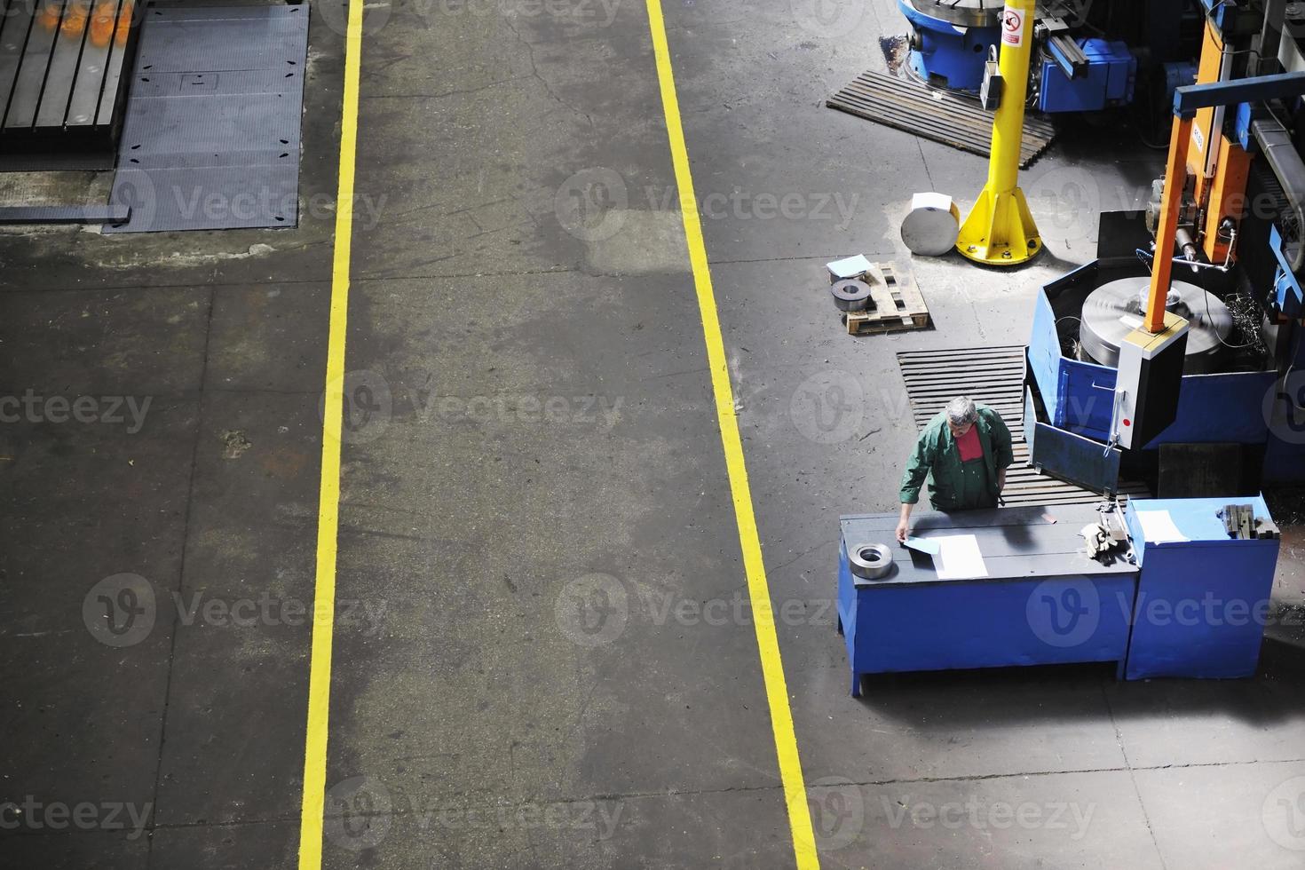 trabajadores personas en fábrica foto