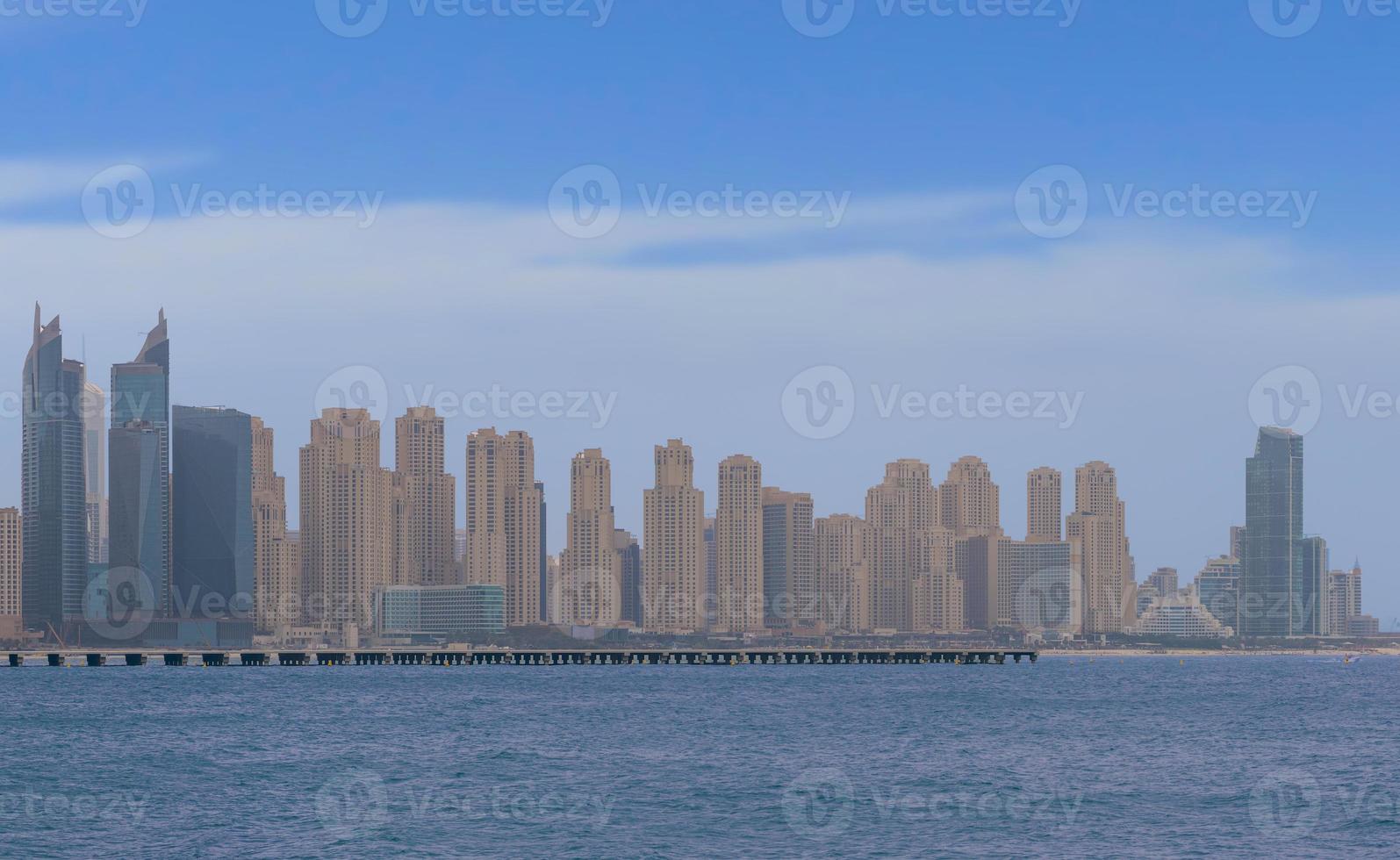 panorama dubai ciudad emiratos árabes unidos foto