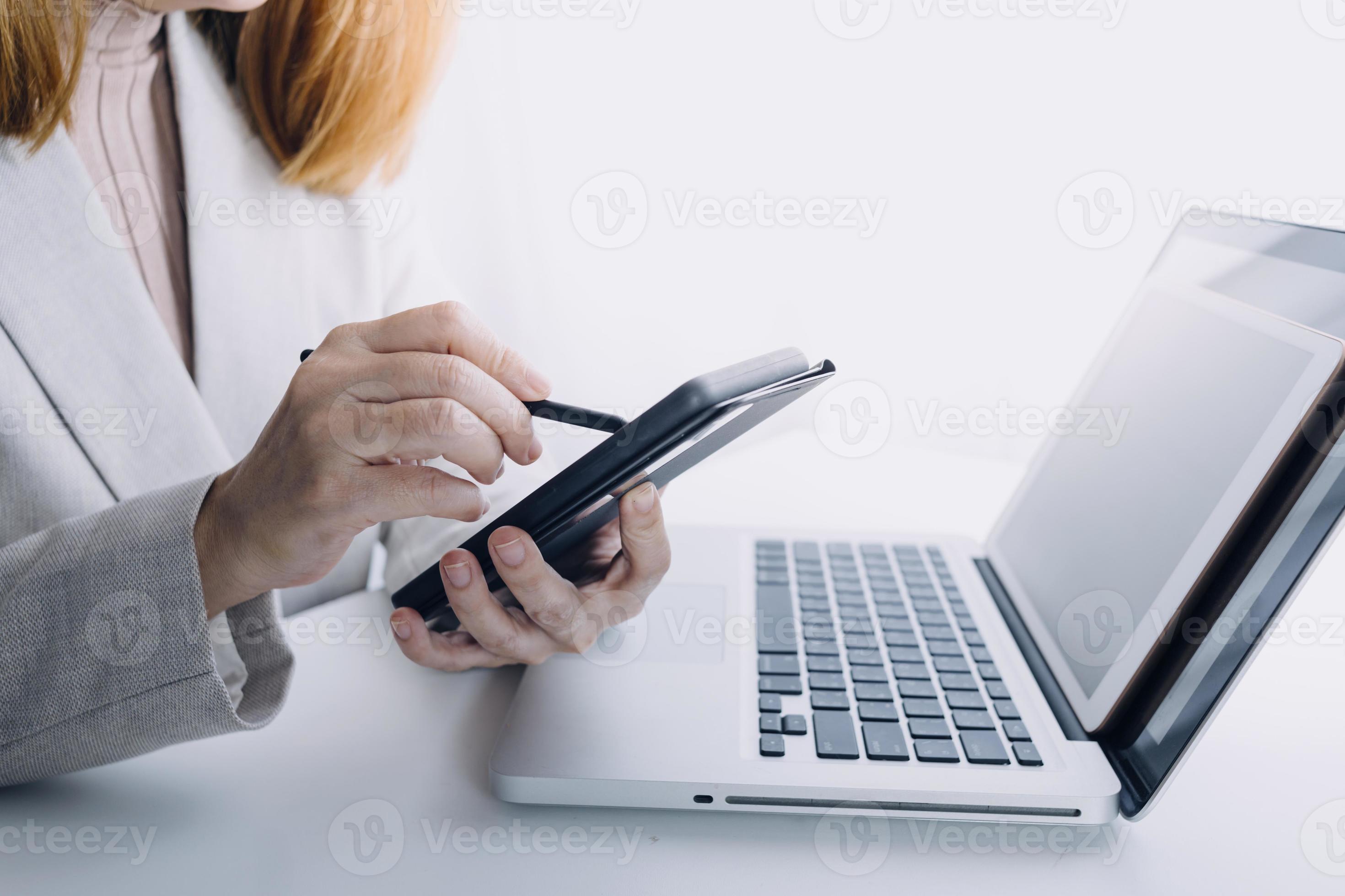Business People Meeting to analyse and discuss and brainstorming the ...