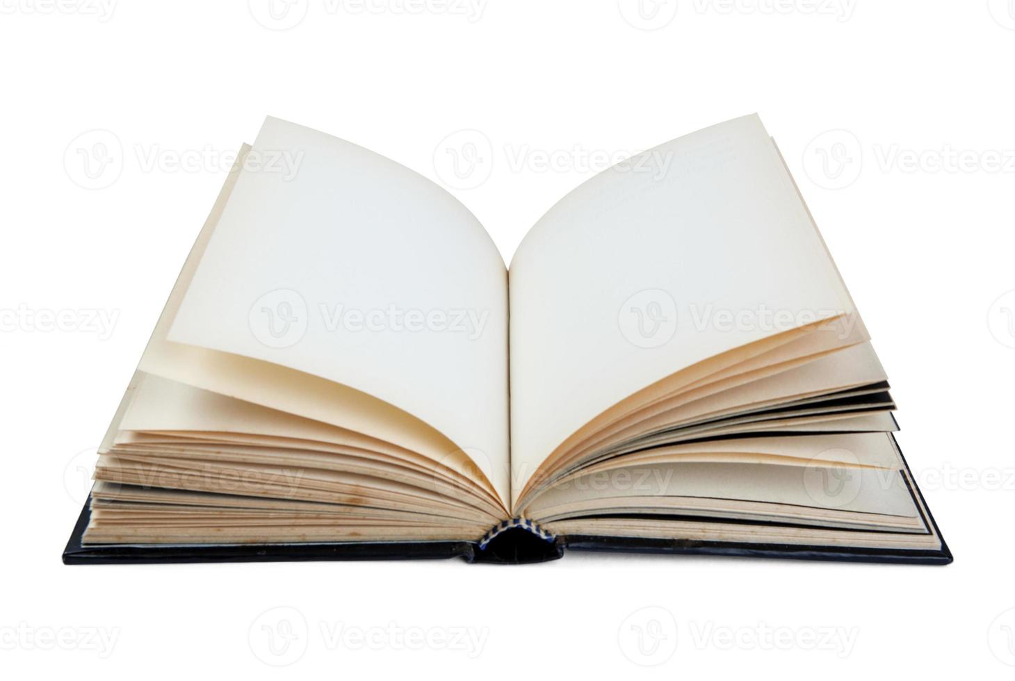 libro abierto aislado sobre fondo blanco foto