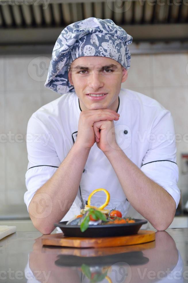 chef preparando comida foto