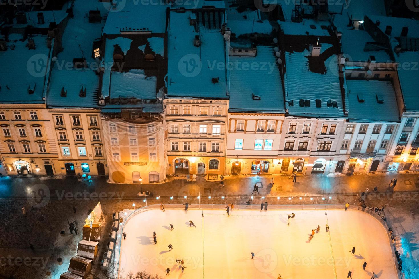 pista de patinaje sobre hielo en la plaza foto