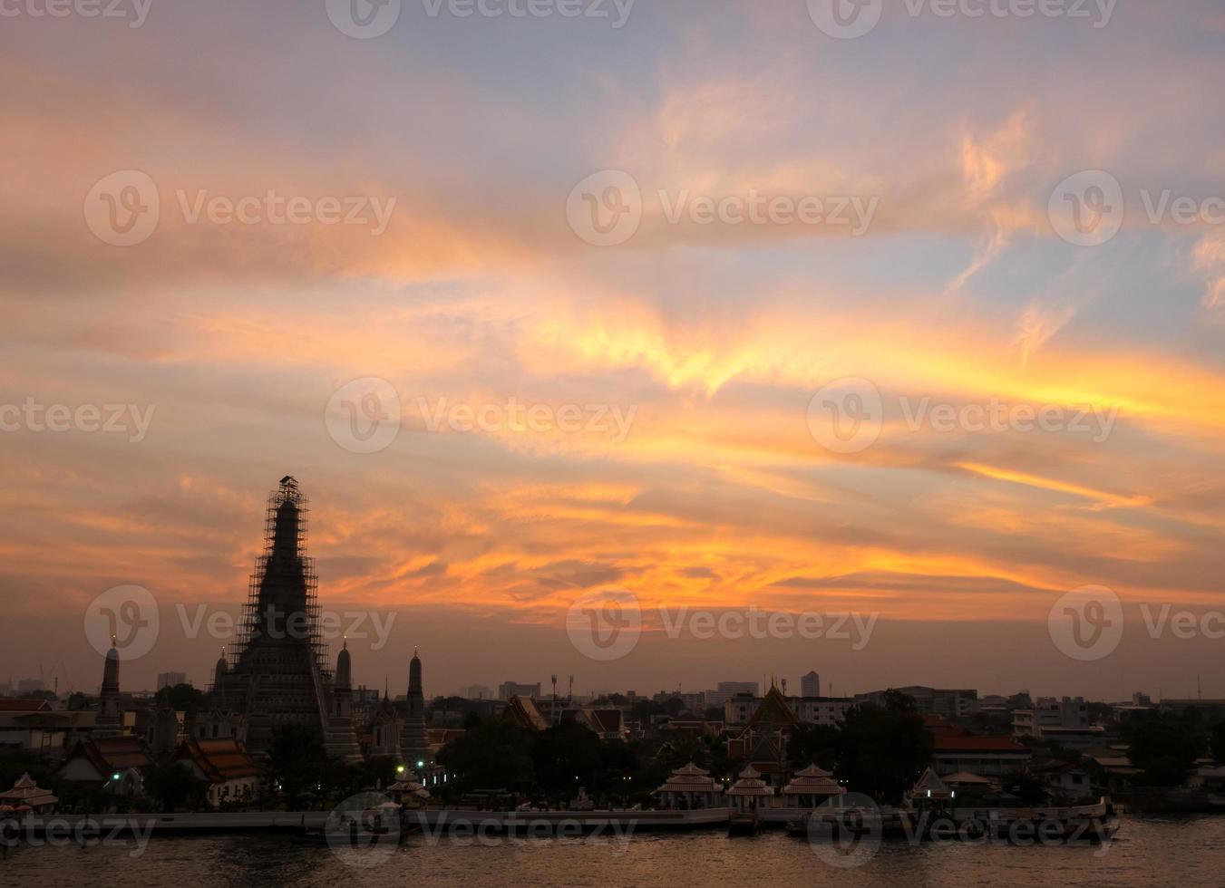 Temple of Dawn pagoda under twilight sky photo