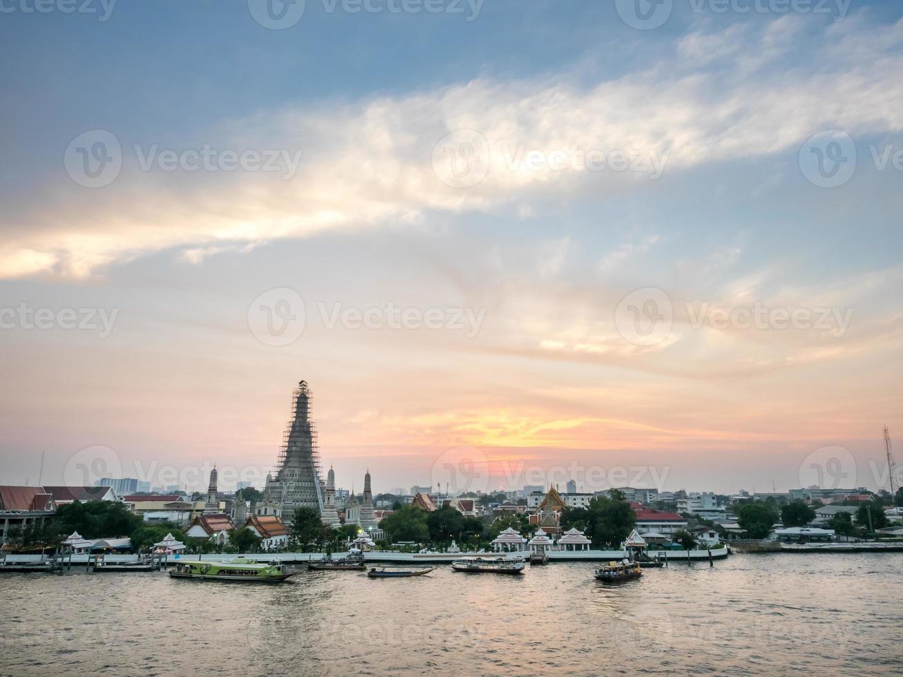 Temple of Dawn pagoda under twilight sky photo