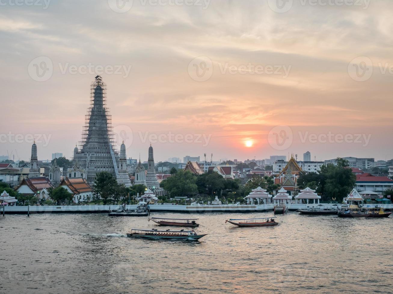 Temple of Dawn pagoda under twilight sky photo