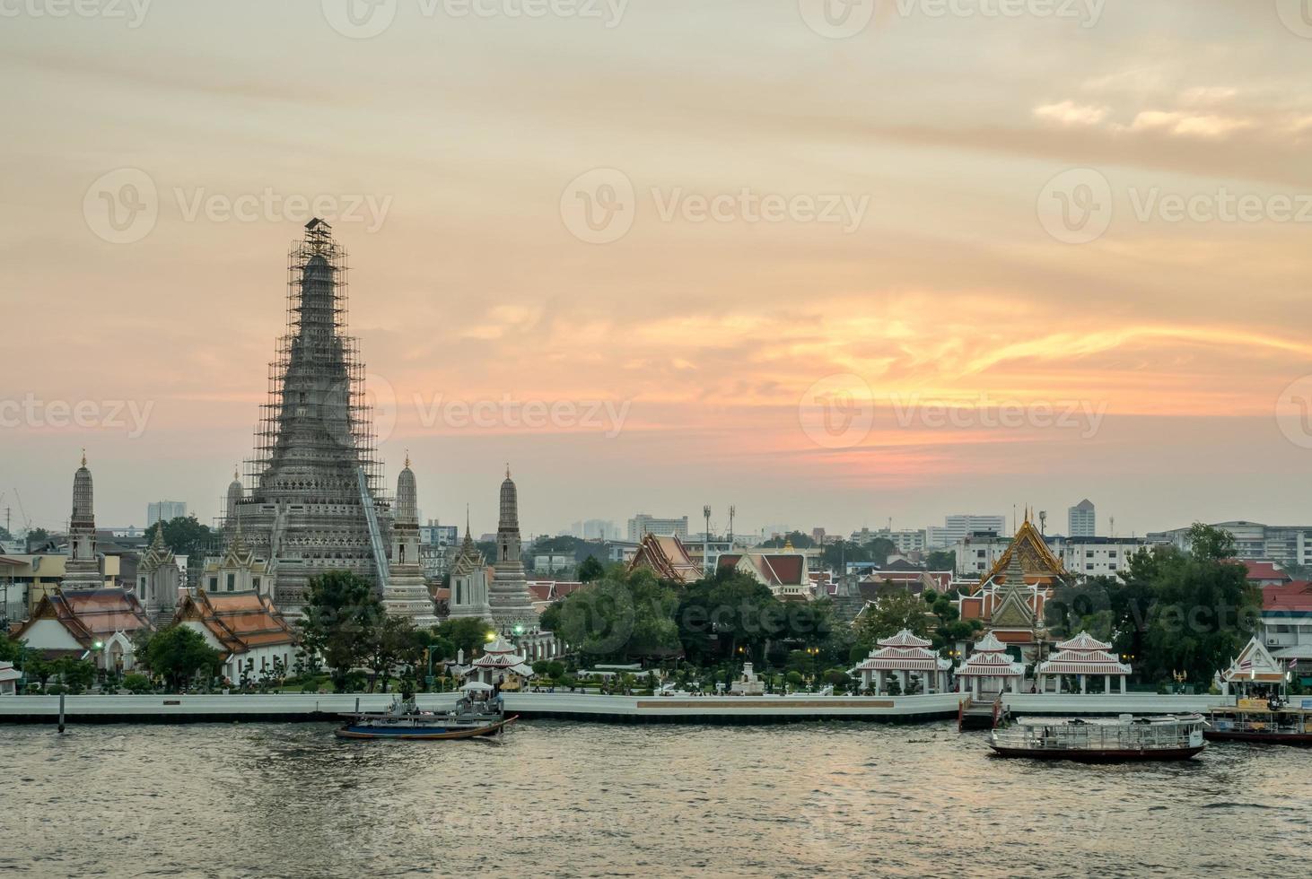 Temple of Dawn pagoda under twilight sky photo