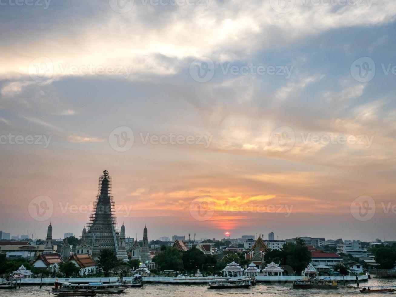 Temple of Dawn pagoda under twilight sky photo