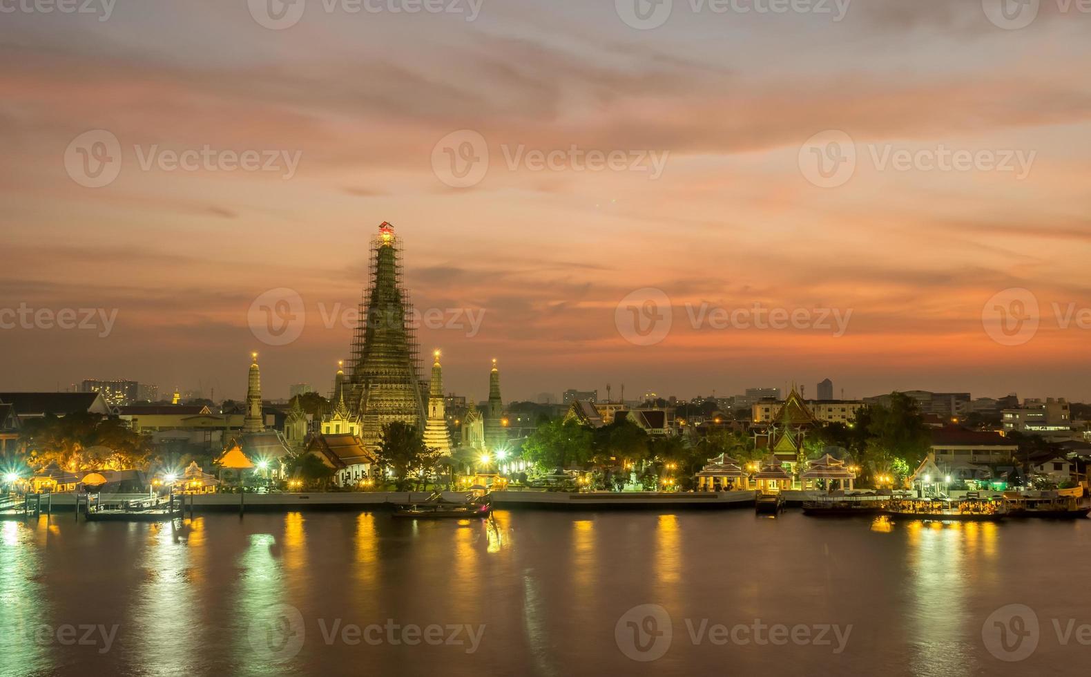 Temple of Dawn pagoda under twilight sky photo