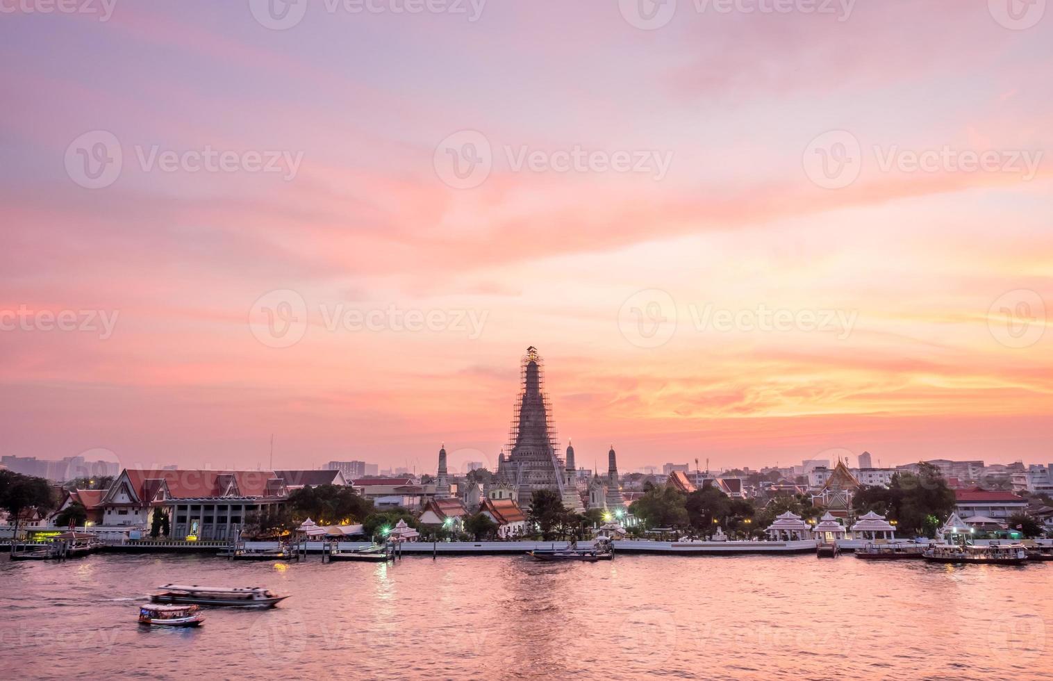 Temple of Dawn pagoda under twilight sky photo