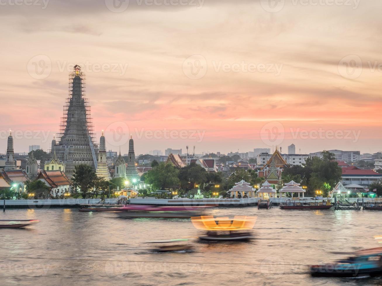 Temple of Dawn pagoda under twilight sky photo