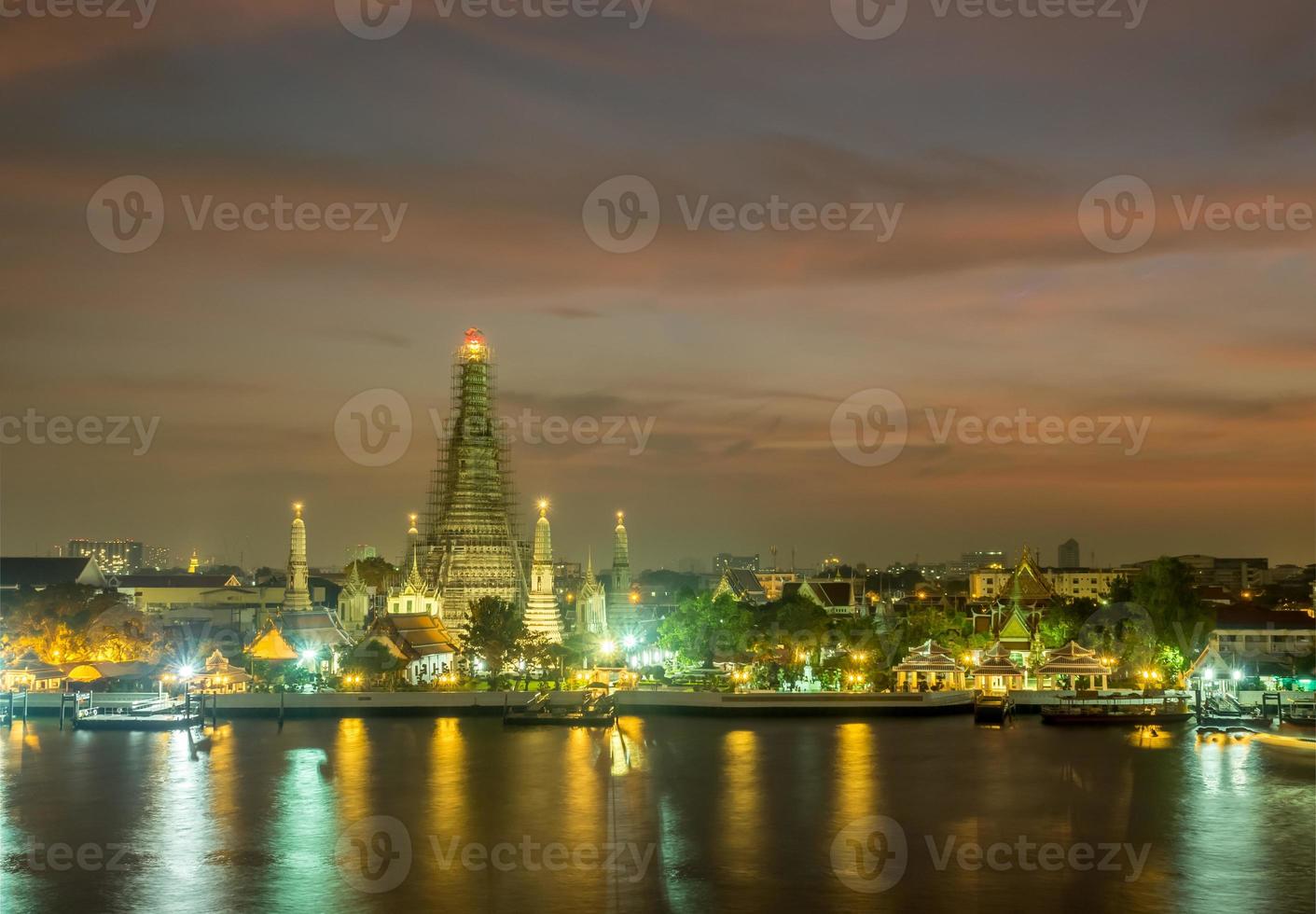 Temple of Dawn pagoda under twilight sky photo