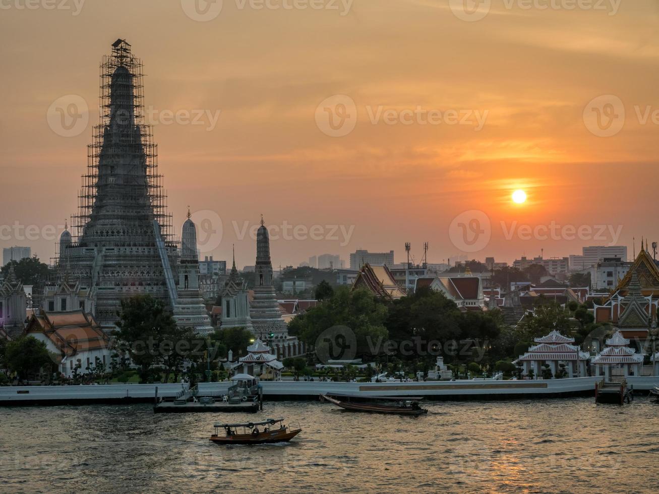 Temple of Dawn pagoda under twilight sky photo