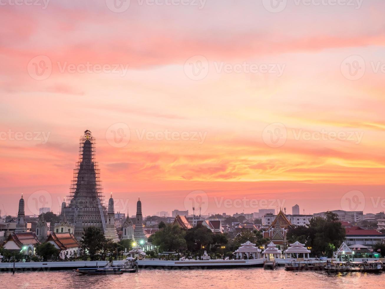 Temple of Dawn pagoda under twilight sky photo