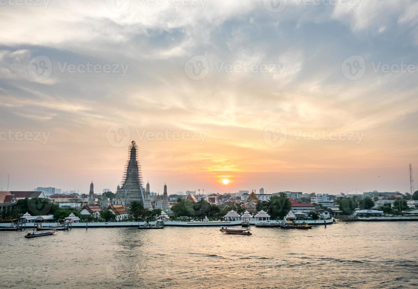 Temple of Dawn pagoda under twilight sky photo