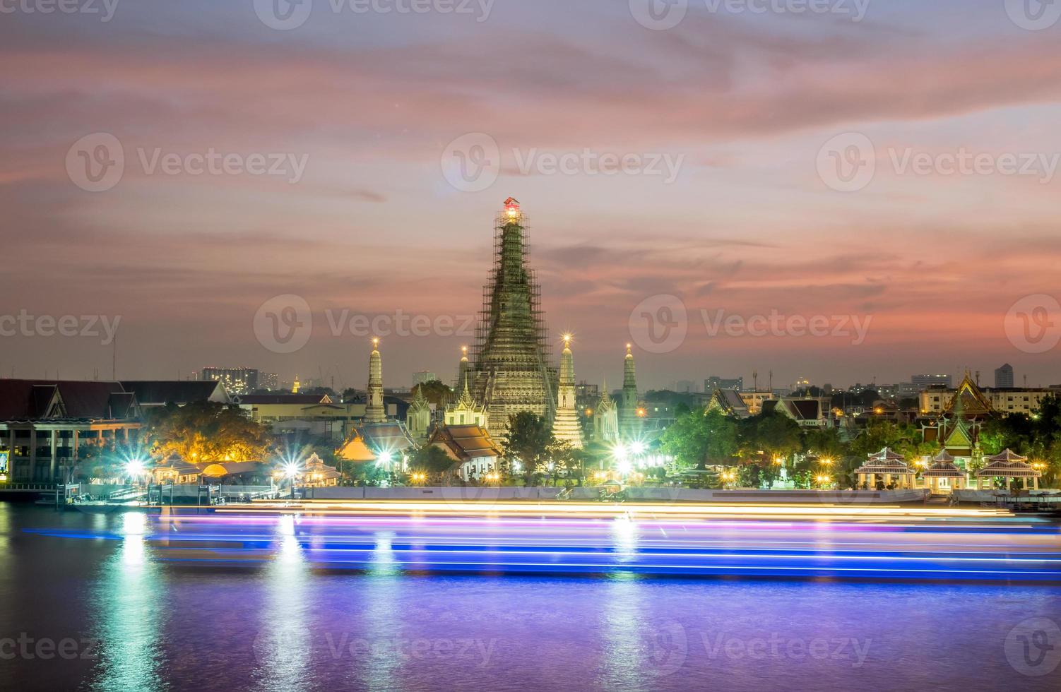 Temple of Dawn pagoda under twilight sky photo